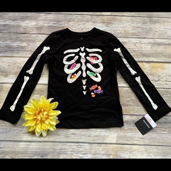 🐠NWT CANDY & SKELETON TEE - Picture 2 of 2